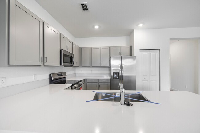 Building Photo - 4330 Pond Lily Ln