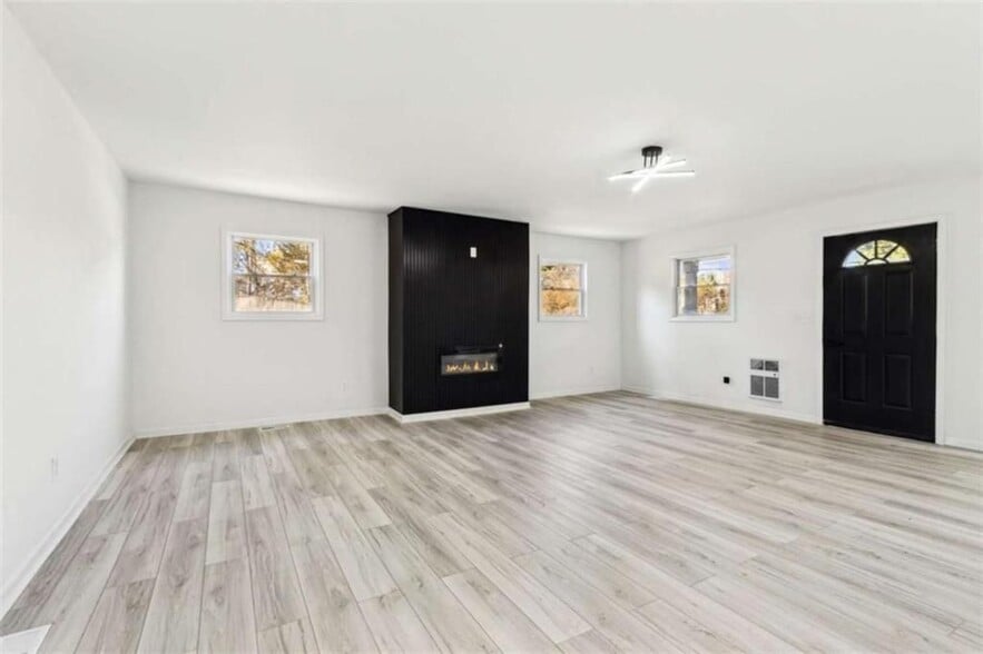 Building Photo - 597 Paper Mill Rd