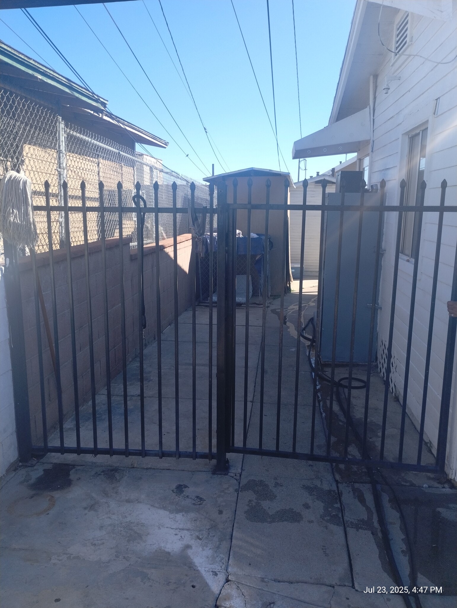 Gated - 3453 Siskiyou St