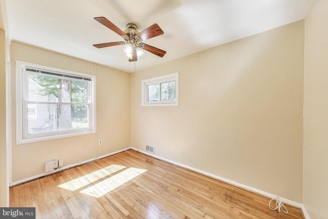 Building Photo - 5714 Ridgway Ave