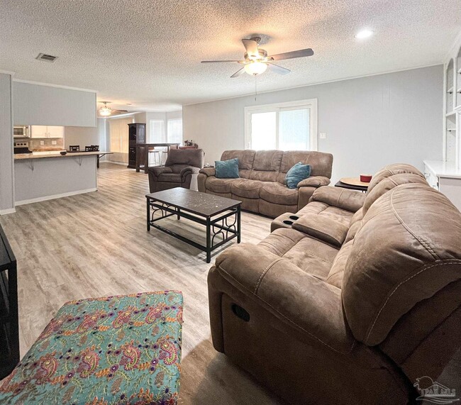 Building Photo - 6843 Lake Charlene Dr
