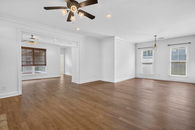 Building Photo - 1081 Carriage Ridge Dr