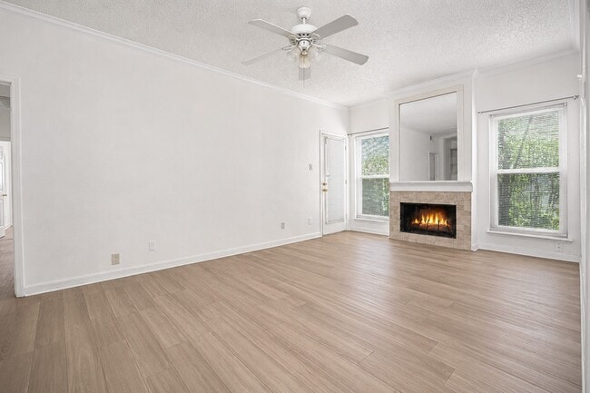 Building Photo - 10047 Westpark Dr