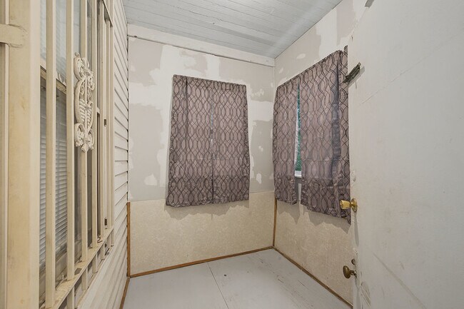 Building Photo - 8748 S Marquette Ave