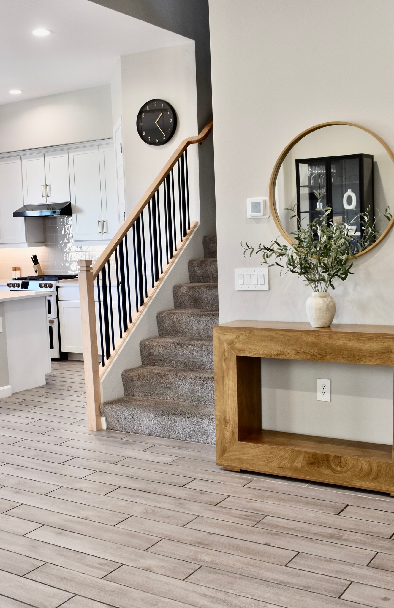 Building Photo - 4864 E Village Dr