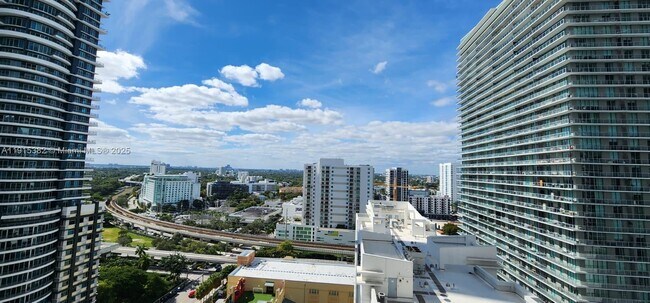 Building Photo - 1250 S Miami Ave