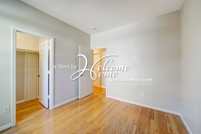 Building Photo - Beautiful Single Story Home In Double Diam...