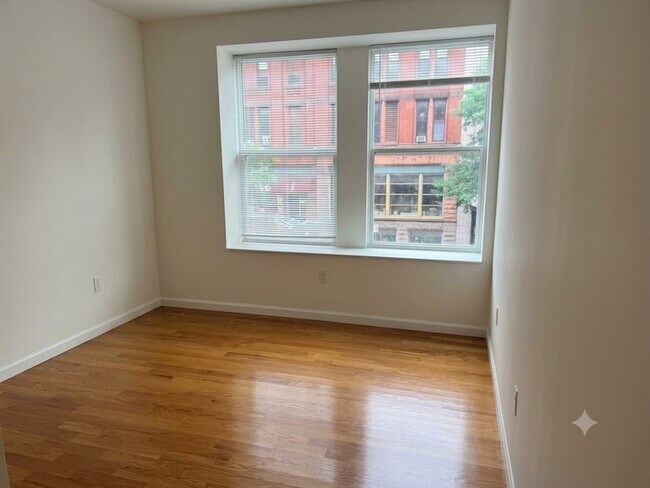 Building Photo - 265 Essex St