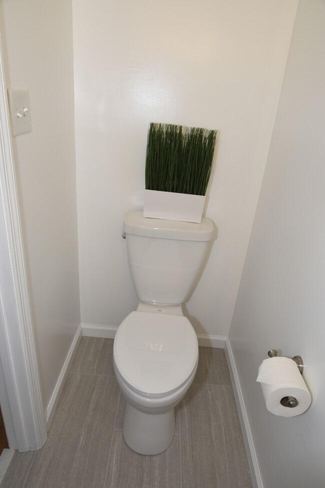 Building Photo - GAR