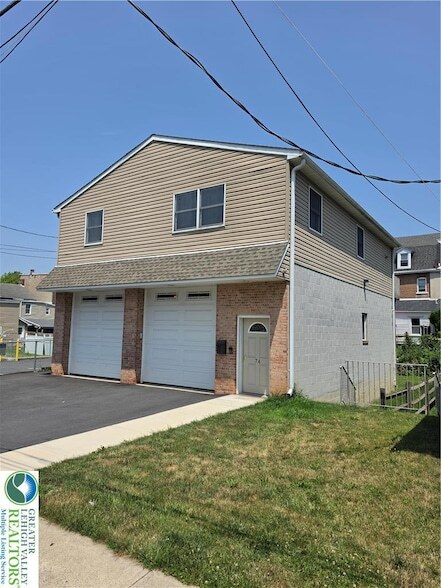 Building Photo - 74 W Spruce St