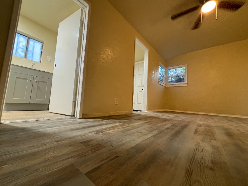 Building Photo - 1129 E 103rd St