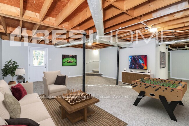 Building Photo - 96 Meek Dr