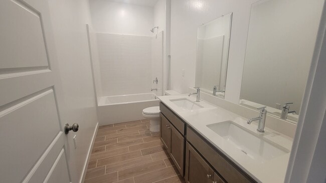 Building Photo - 12533 Camino Glorieta, Bakersfield, CA 93311