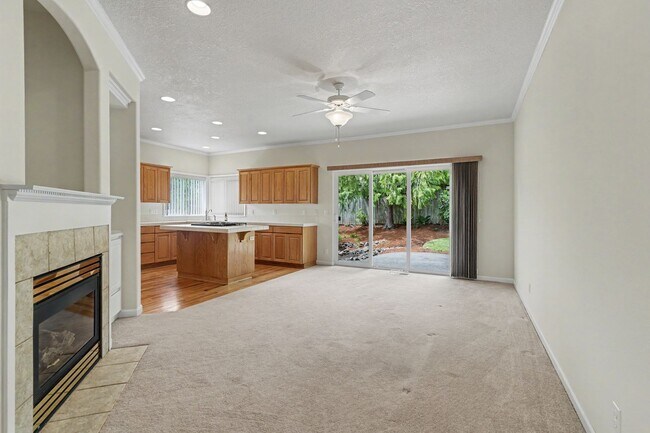 Building Photo - Well-Kept Single-Level 3 bed, 2 bath home in West Salem