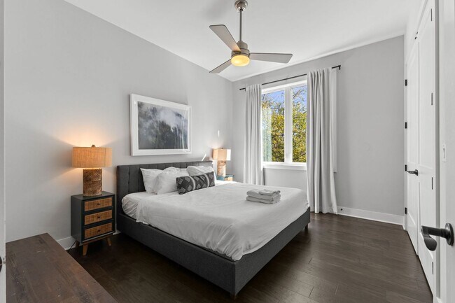 Building Photo - 1224 2nd Ave S