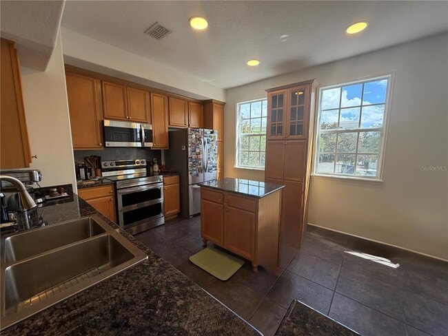 Building Photo - 1425 Chatfield Pl