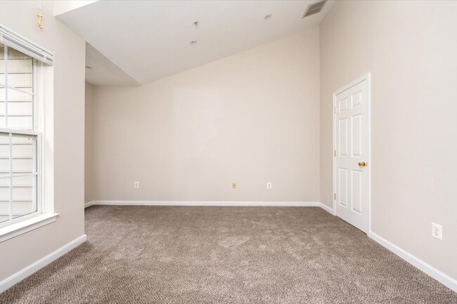Building Photo - 77 Harbour Heights Dr