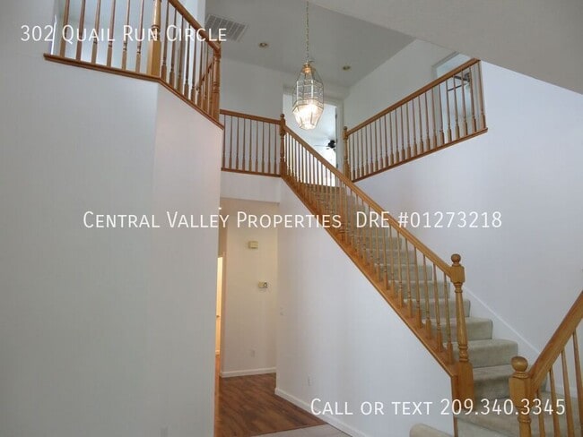 Building Photo - 302 Quail Run Cir