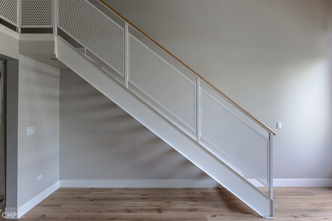 Building Photo - 729 N Sangamon St