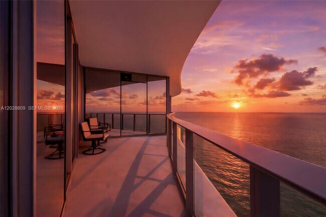 Building Photo - 15701 Collins Ave