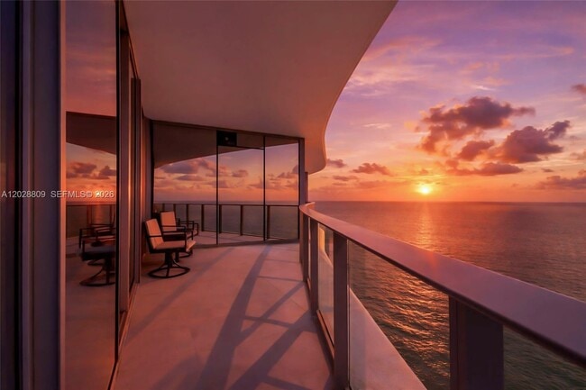 Building Photo - 15701 Collins Ave