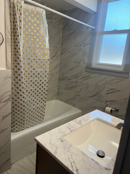 Building Photo - 40 Moselle St