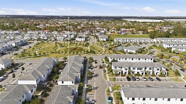 Building Photo - 28702 SW 133rd Ct