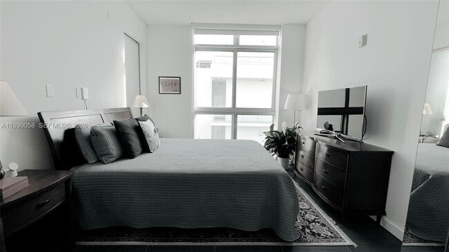 Building Photo - 720 NE 62nd St