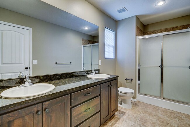 Building Photo - Beautiful 3-bedroom, 2-bath home in Republic with a 2-car garage.