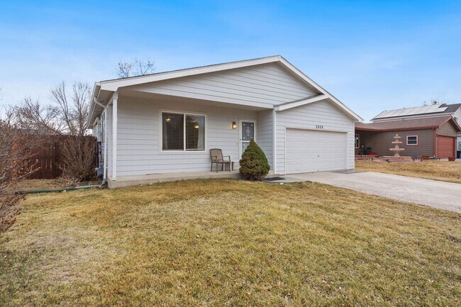 Building Photo - 3-Bedroom Ranch Home Close to Downtown Wellington