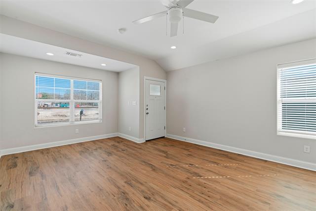 Building Photo - 802-804-804 N Broughton St