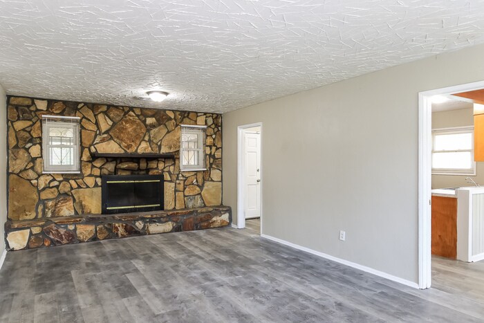 Building Photo - 2250 Darlington Dr