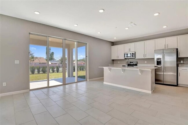 Building Photo - 560 Summit River Dr