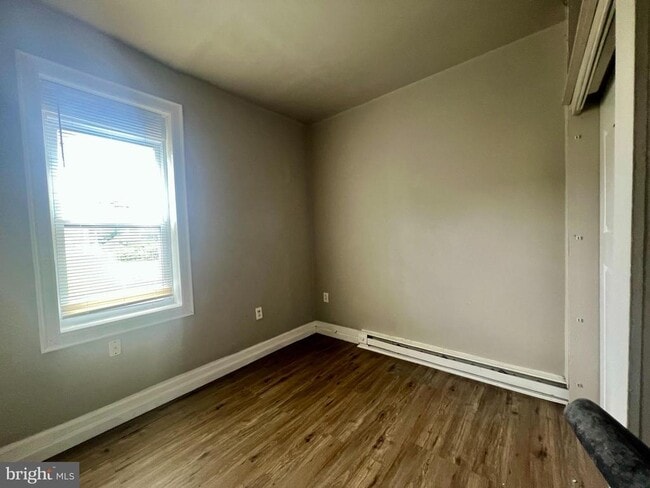 Primary Photo - 120 N Congress Ave