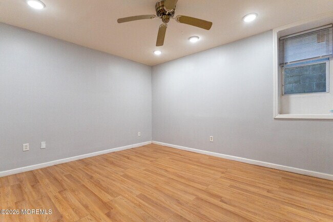 Building Photo - 158 Terrace Ave