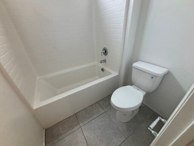 Building Photo - Beautiful Gated 3-Bed, 2.5-Bath Townhome in North Las Vegas!