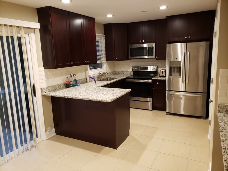 Building Photo - 2128 Rugen Rd