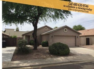 Building Photo - Beautiful home in Sossaman Estates!