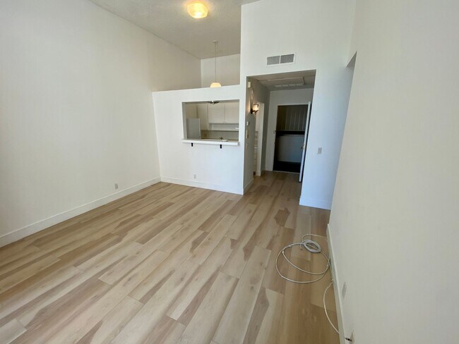 Building Photo - 310 N Civic Dr