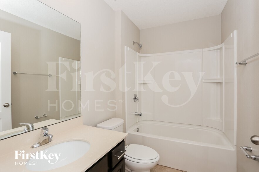 Building Photo - 16051 Tisons Blf Rd