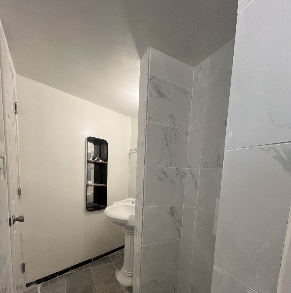 Newly renovated bathroom. - 640 Cavanagh Rd