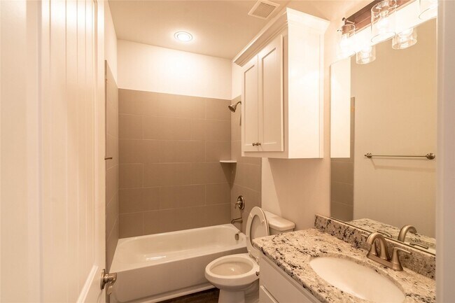 Building Photo - 8202 Grant Ln