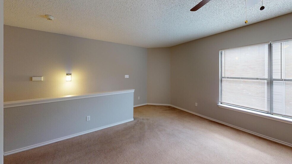 Building Photo - 7900 Bramble Bush Dr