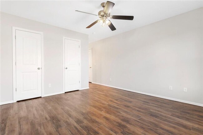 Building Photo - 103 Foxglove St