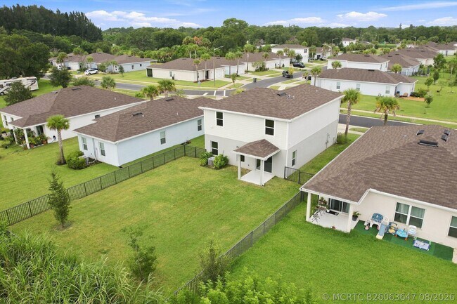 Building Photo - 484 Cherimoya St