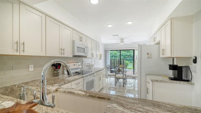 Building Photo - 6281 Timberlake Dr