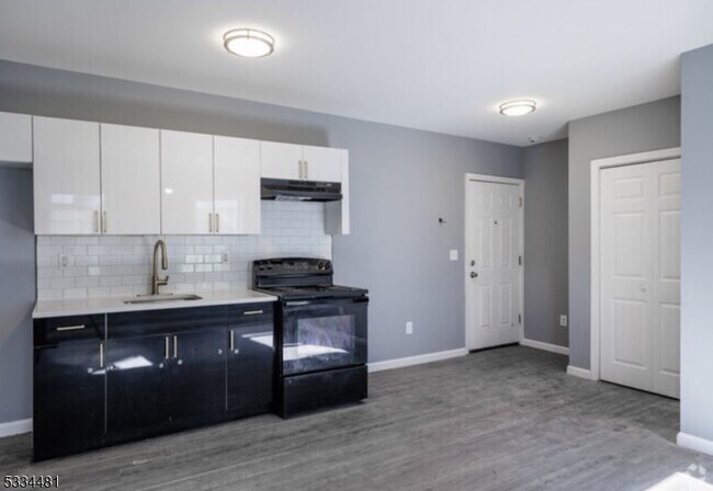 Building Photo - 48 Essex St