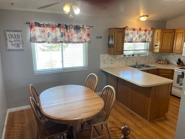 Building Photo - 5942 S 3975 W