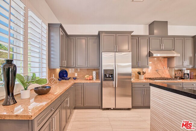 Building Photo - 36422 Sandsal Cir