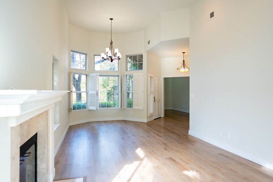 Building Photo - 26604 Marigold Ct
